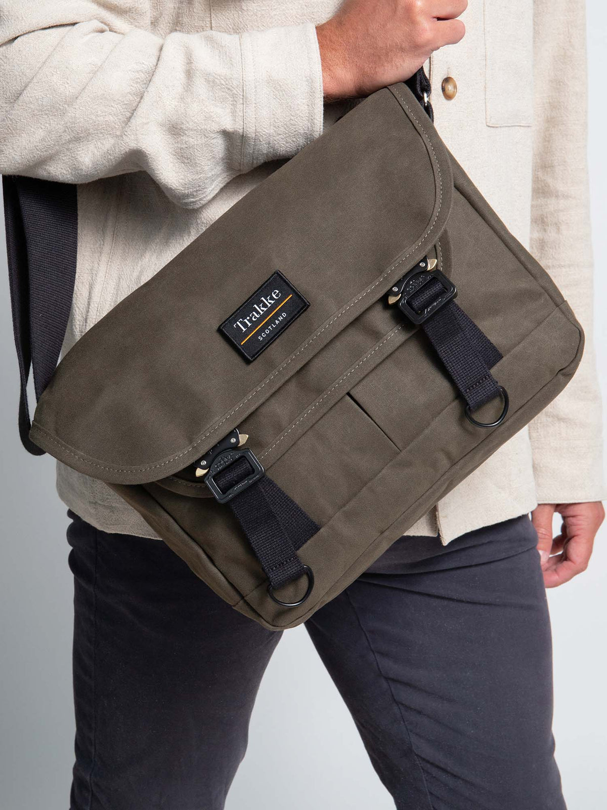 Trakke Bairn Messenger