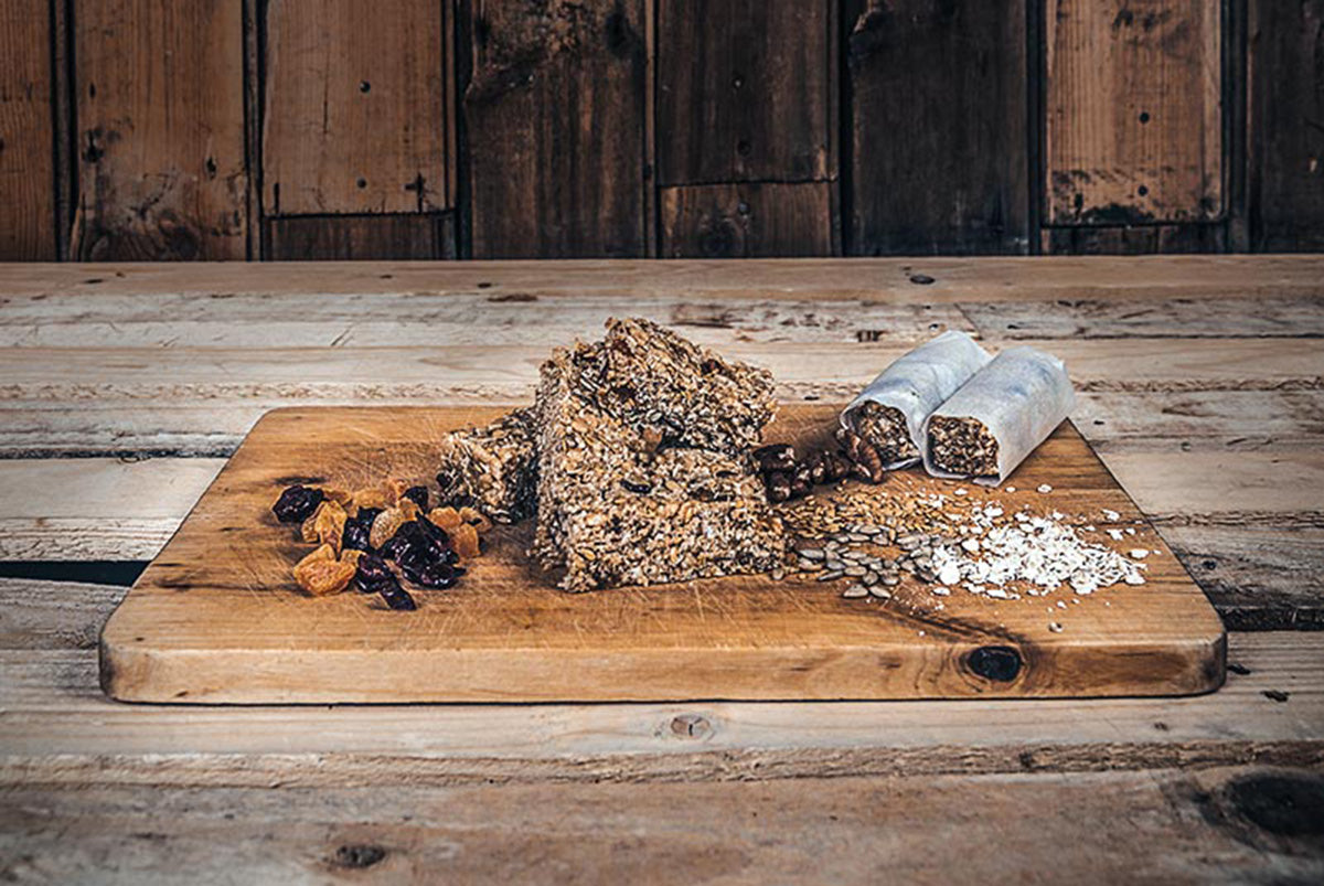 Apricot, cranberry and walnut cereal bar