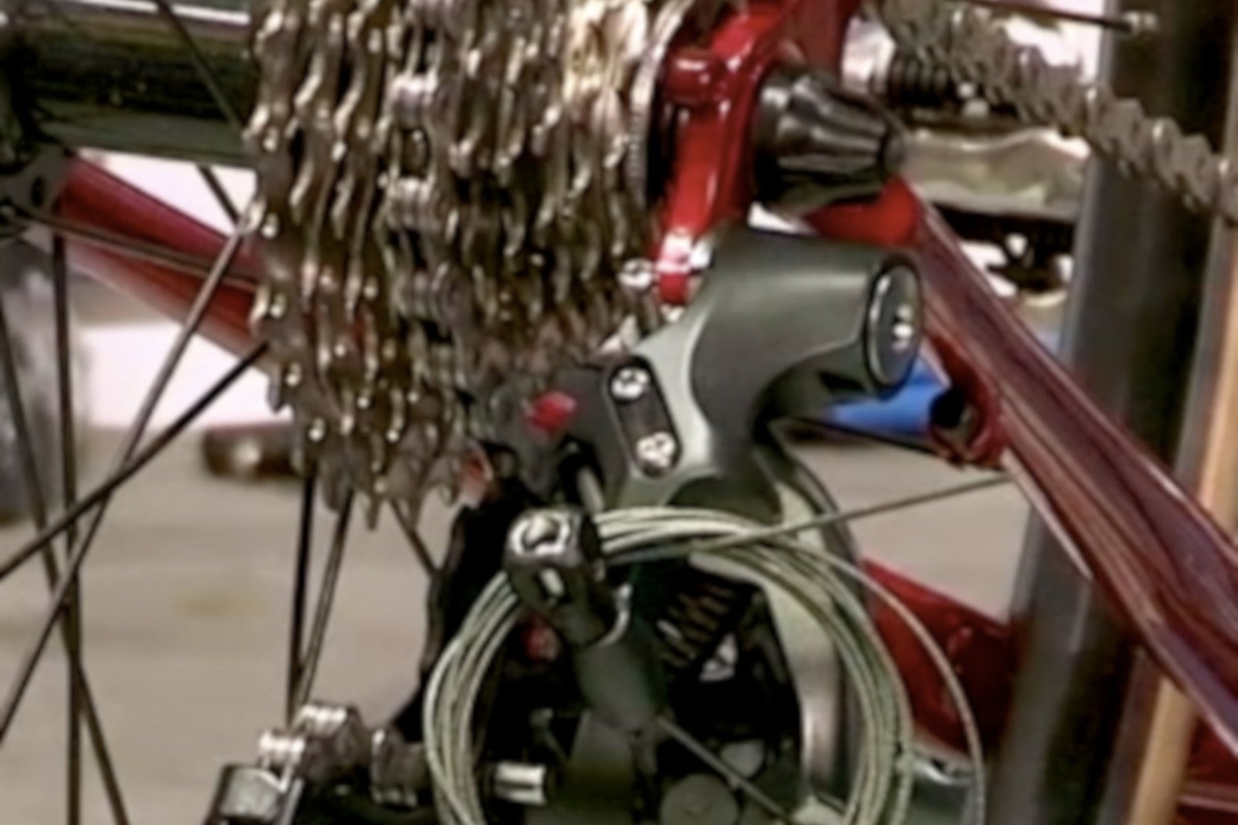 Essential bike maintenance - How to deal with a snapped rear gear cable whilst out riding