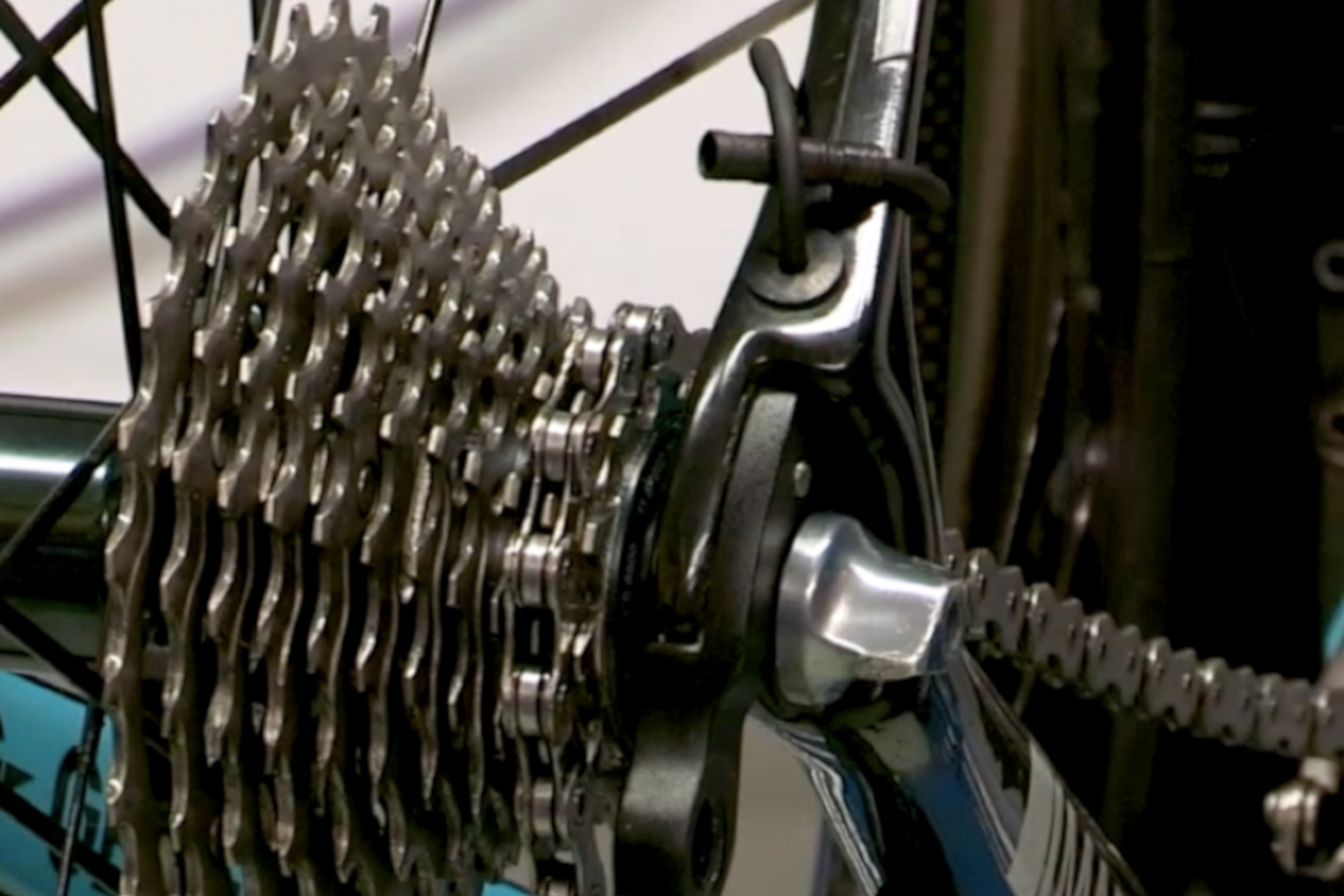 How to deal with a broken rear derailleur whilst out riding - Alpkit