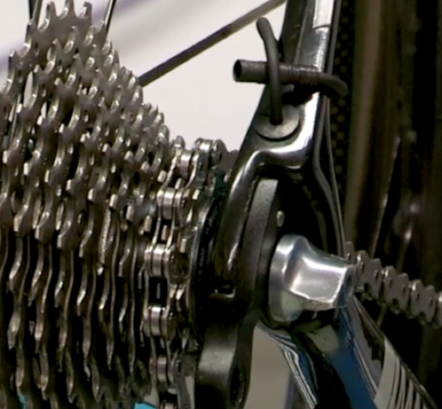 How to deal with a broken rear derailleur whilst out riding - Alpkit