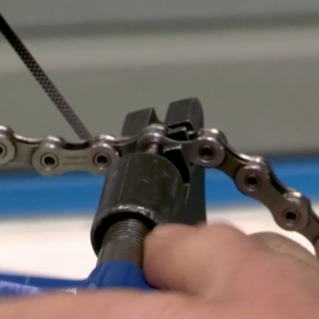 How to adjust a rear derailluer - Alpkit