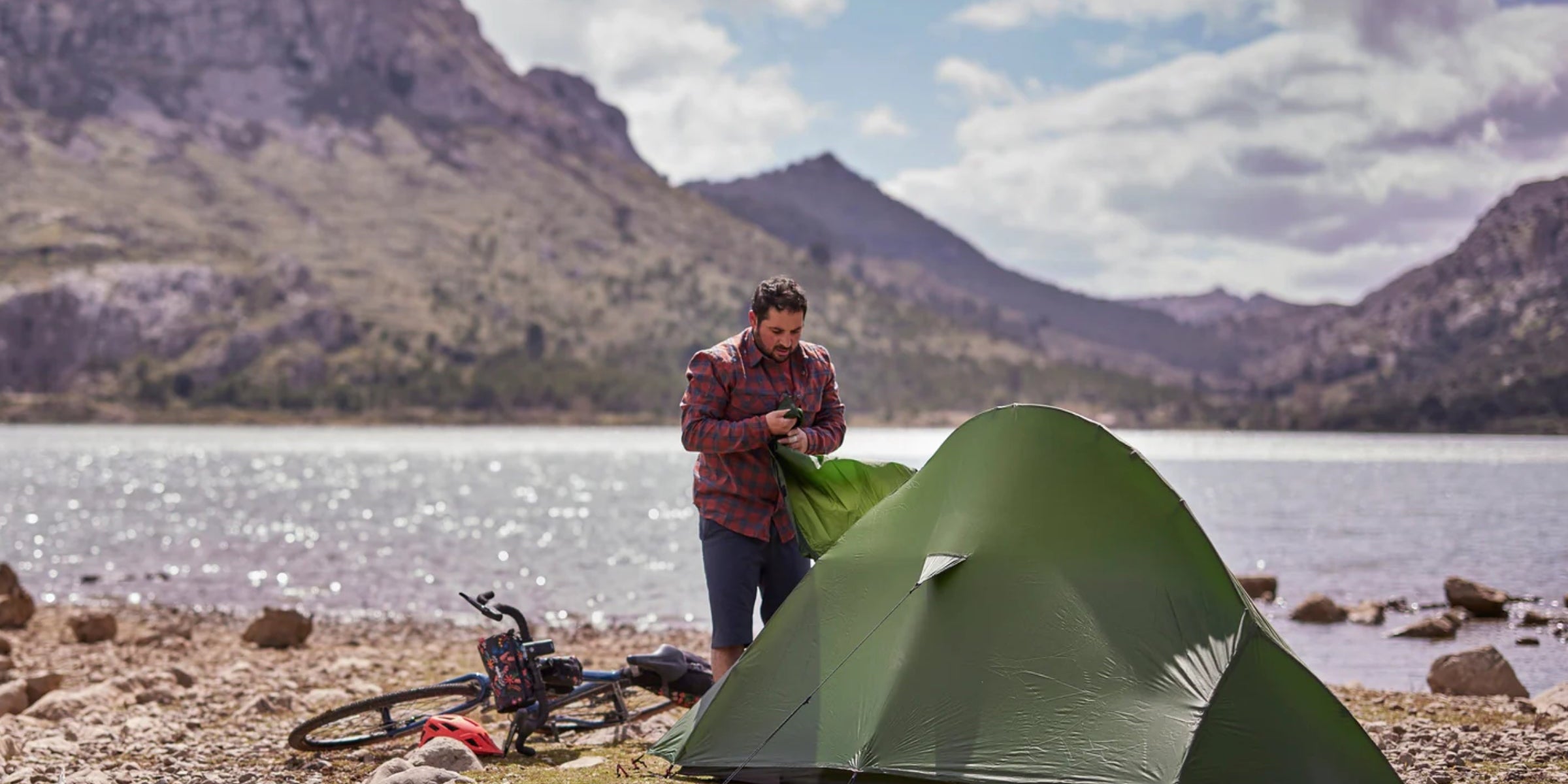 Lightweight bikepacking tent