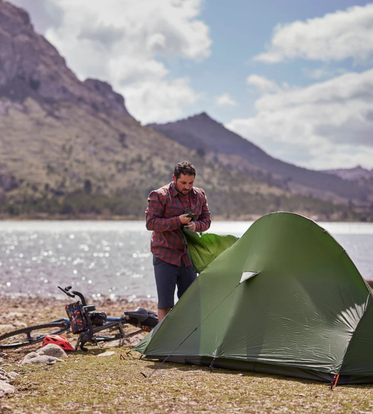 Lightweight bikepacking tent