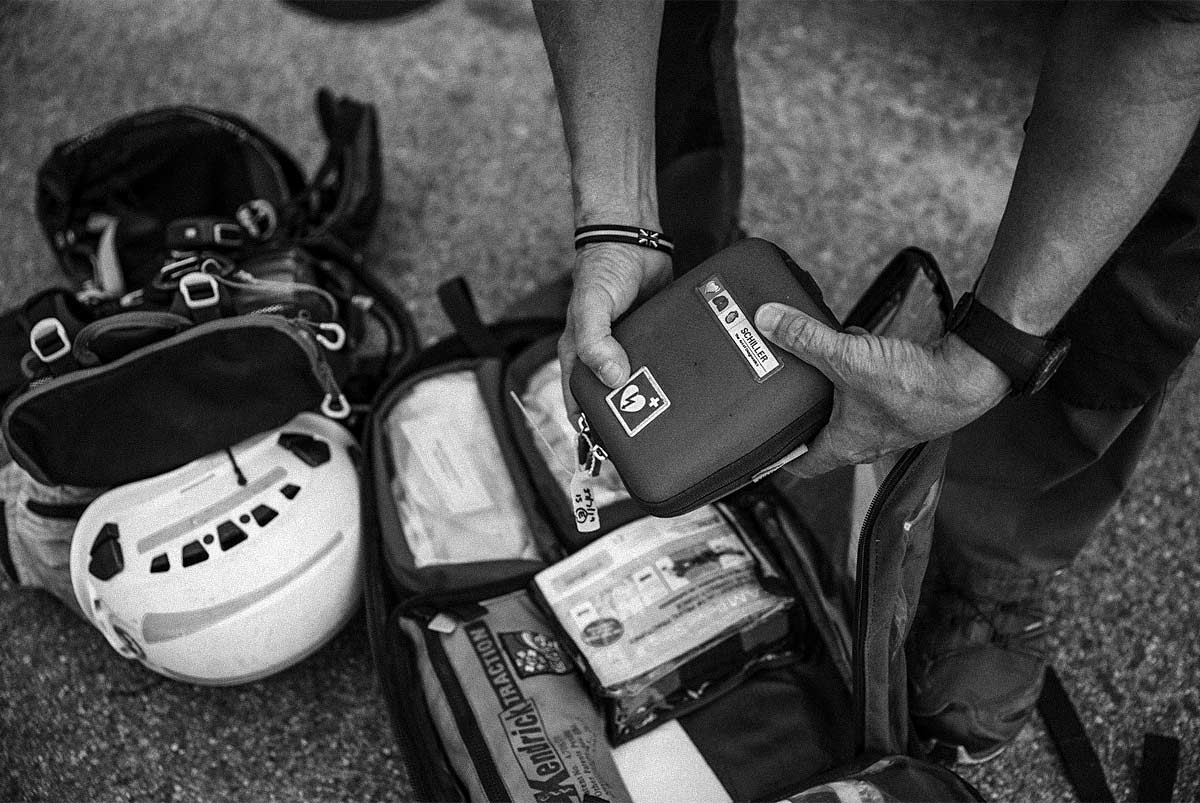 Mountain Rescue Defibrillator