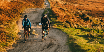 How to Layer Clothing for All Types of Cycling