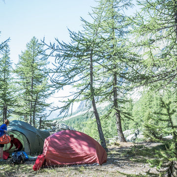 Lightweight 2 person backpacking tent