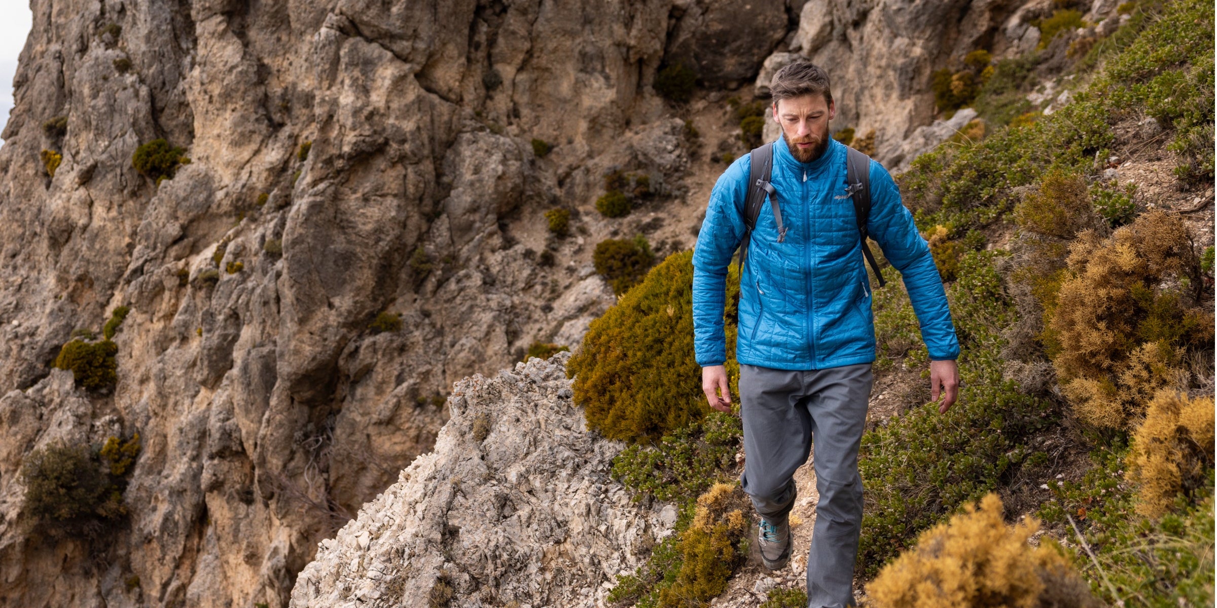 Eco insulating jacket in the mountains