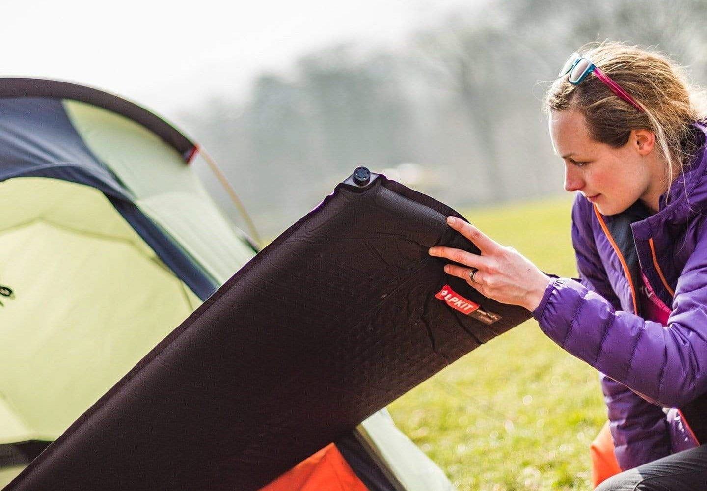 https://us.alpkit.com/cdn/shop/articles/how-do-self-inflating-sleeping-mats-work-banner_e78bcb03-dc94-4372-ae86-a153009b030a.jpg?crop=center&height=1000&v=1770401803&width=1440