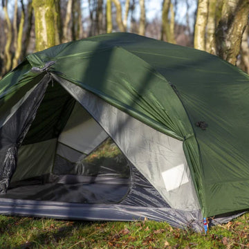 Lightweight backpacking tent
