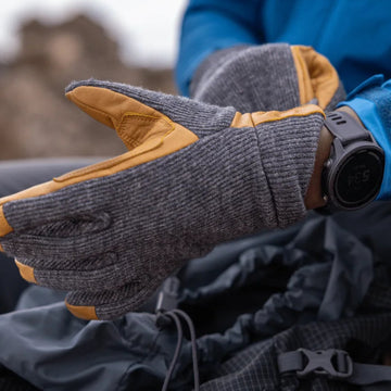 Cosy UK hillwalking gloves