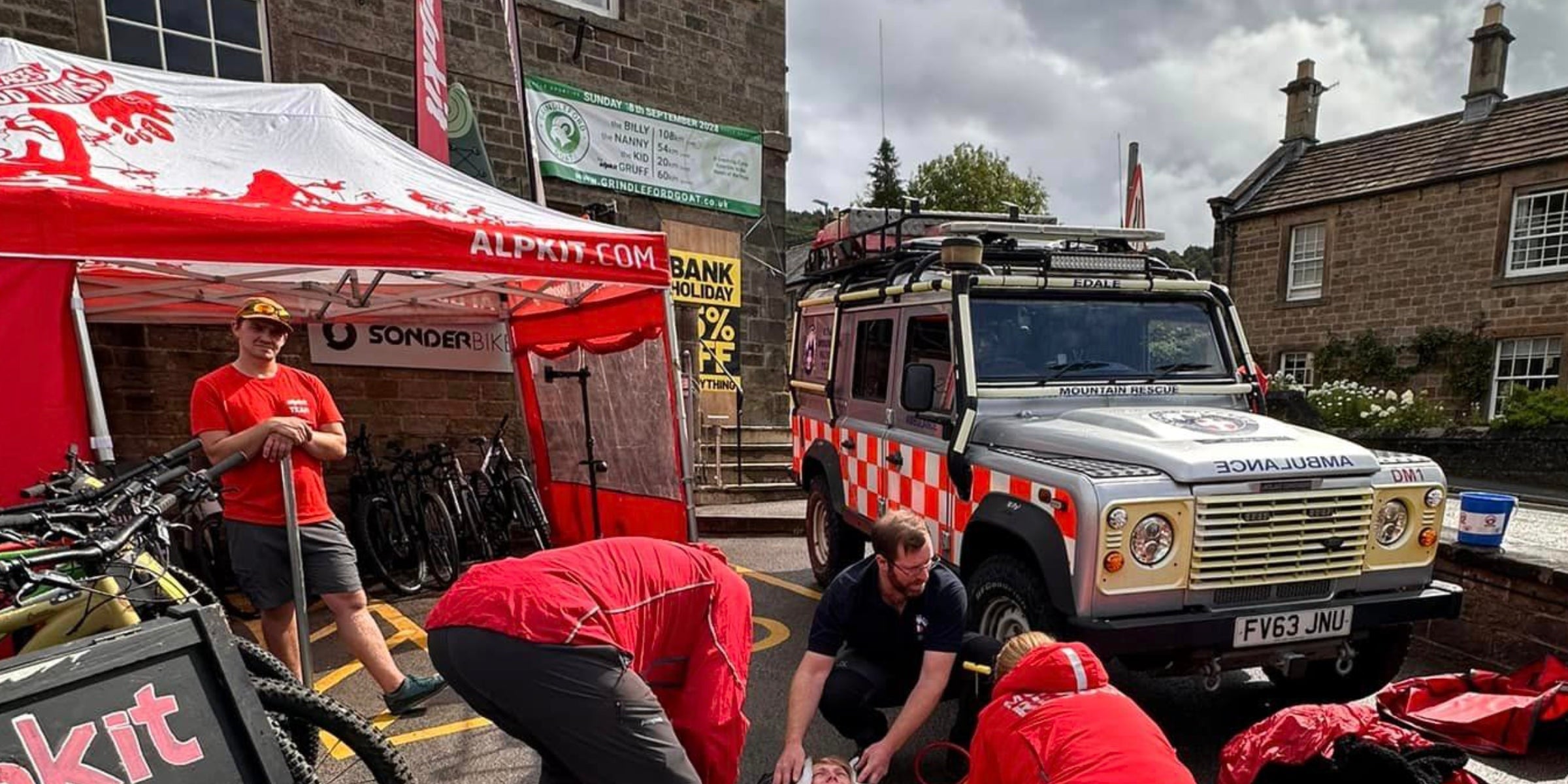 Edale MRT team at work