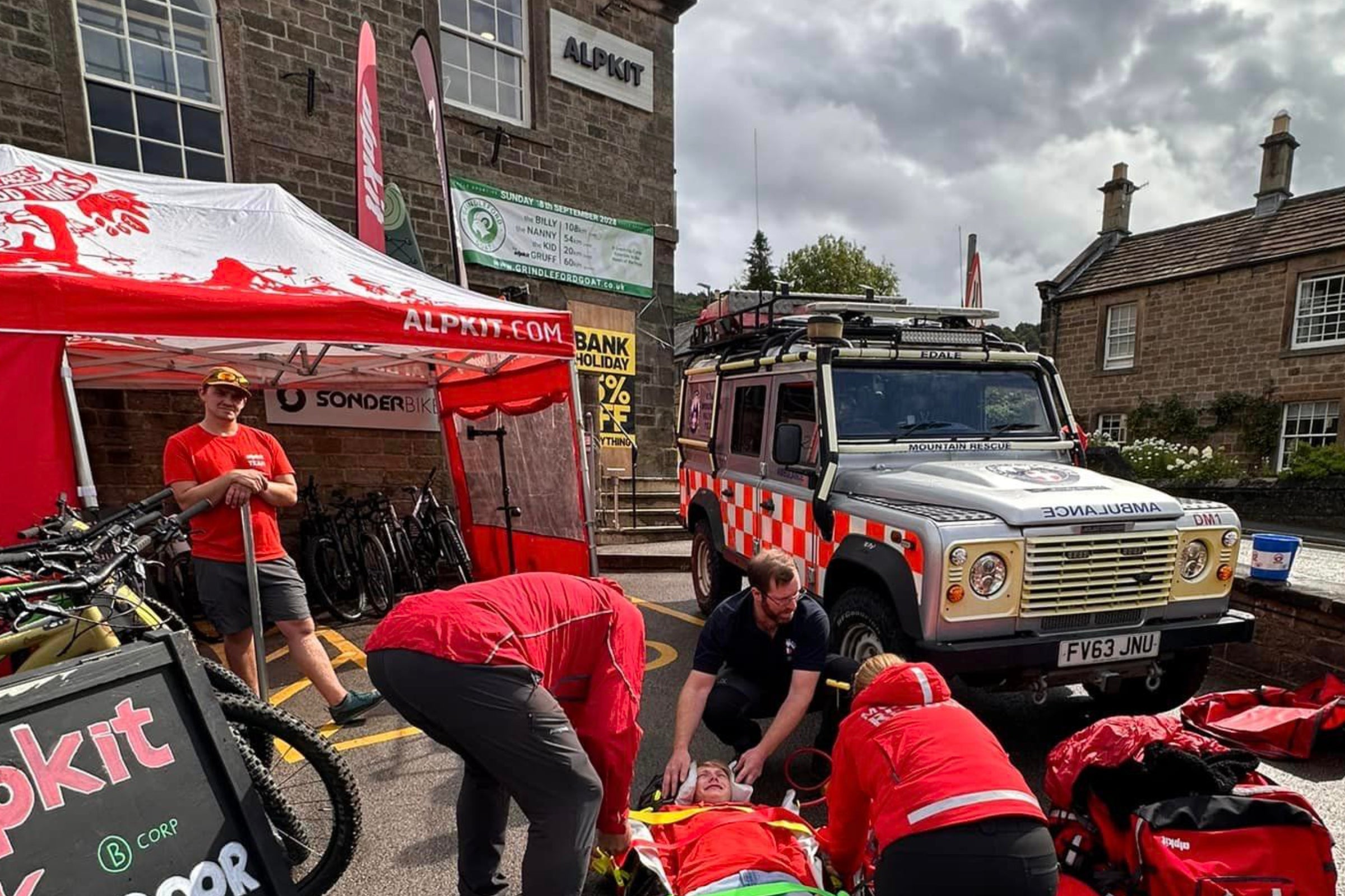 Edale MRT team at work
