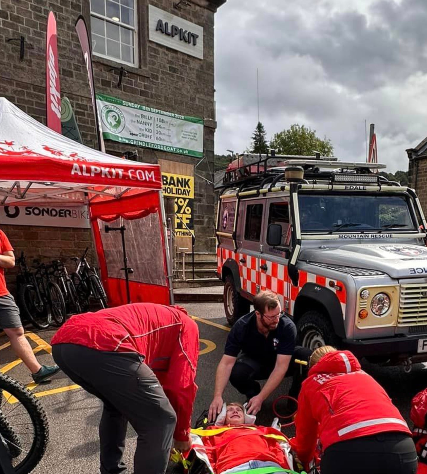 Edale MRT team at work