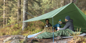 How to set up a tarp: 6 different ways explained