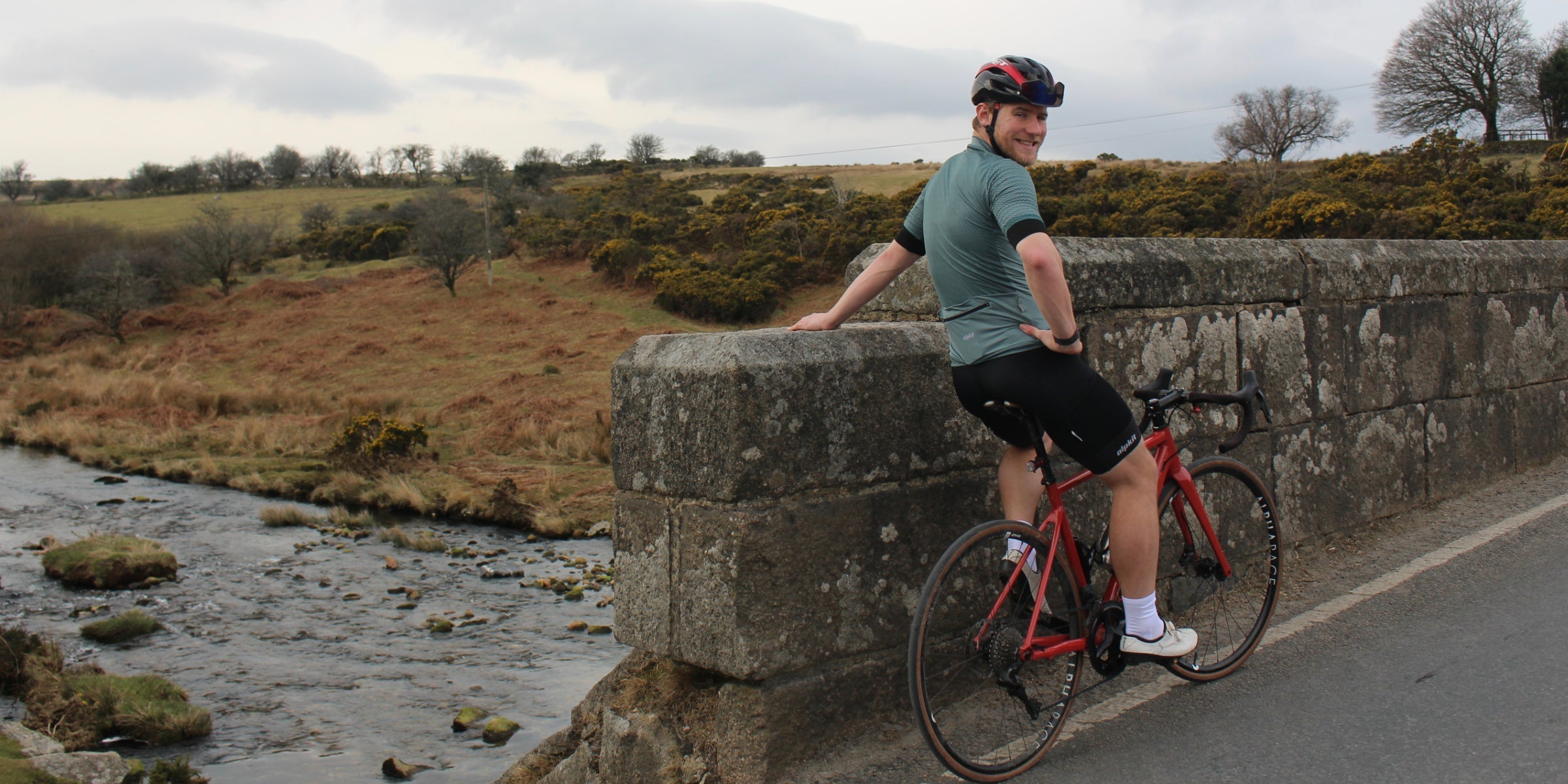 Cyclist in the Peak District