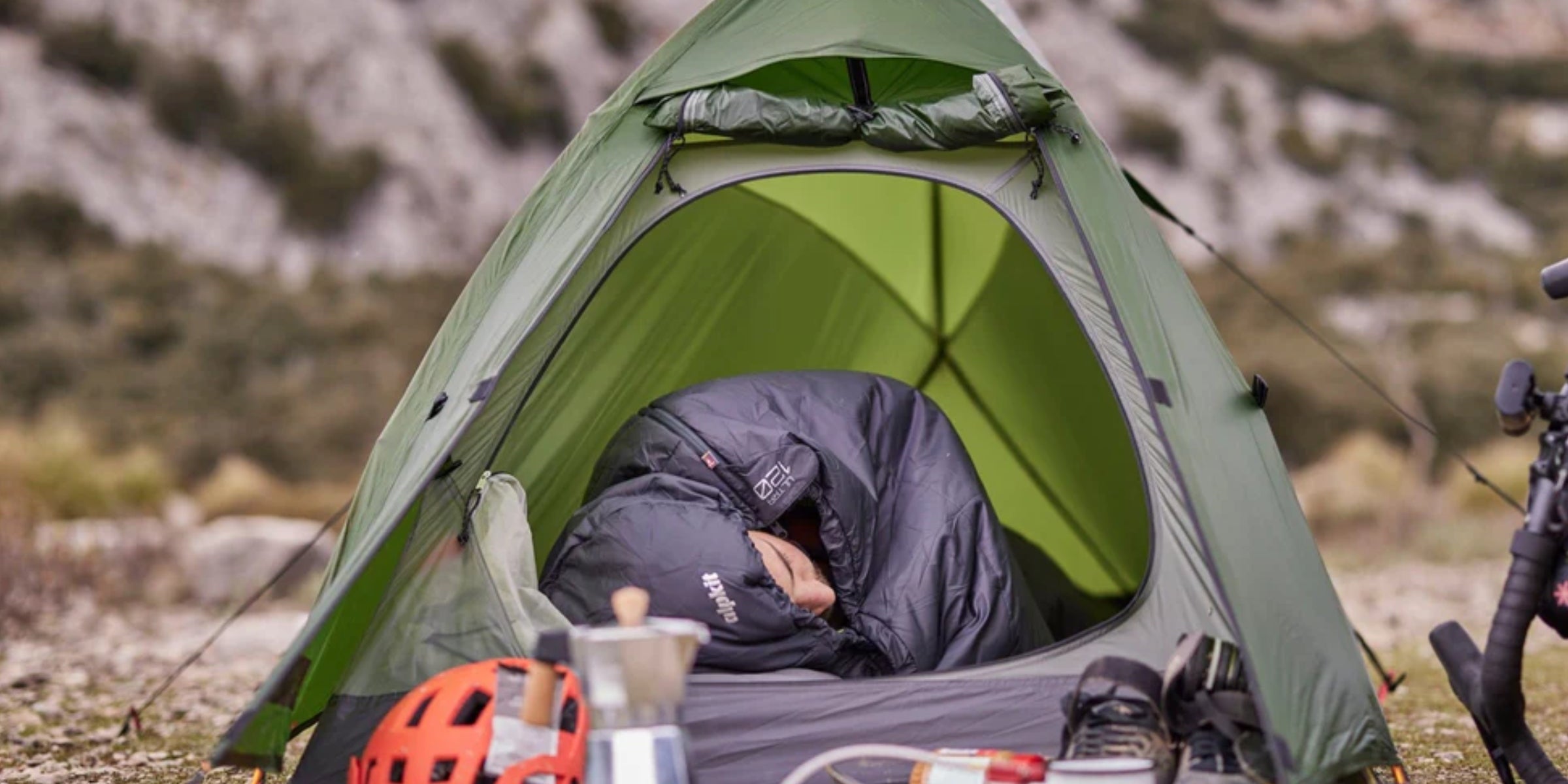 Ultralight camping with synthetic sleeping bag