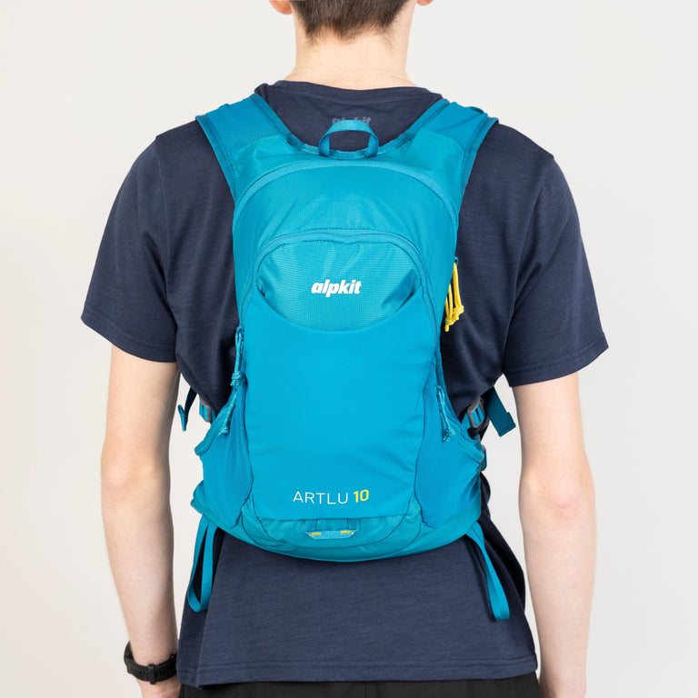 alpkit artlu 10l running backpack in reef blue back