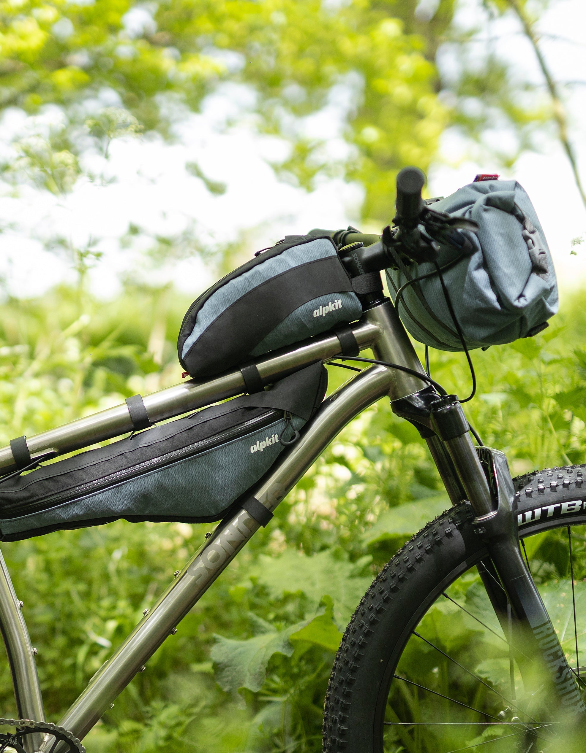 The Bag - The only cycling gear bag for home AND travel - Parc