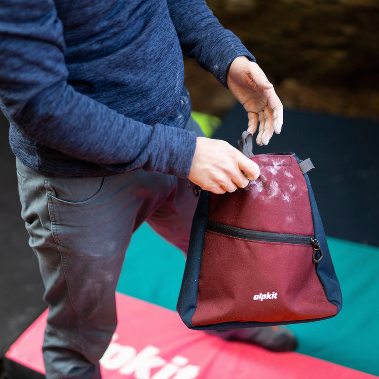 alpkit boulder bucket chalk bag in merlot location