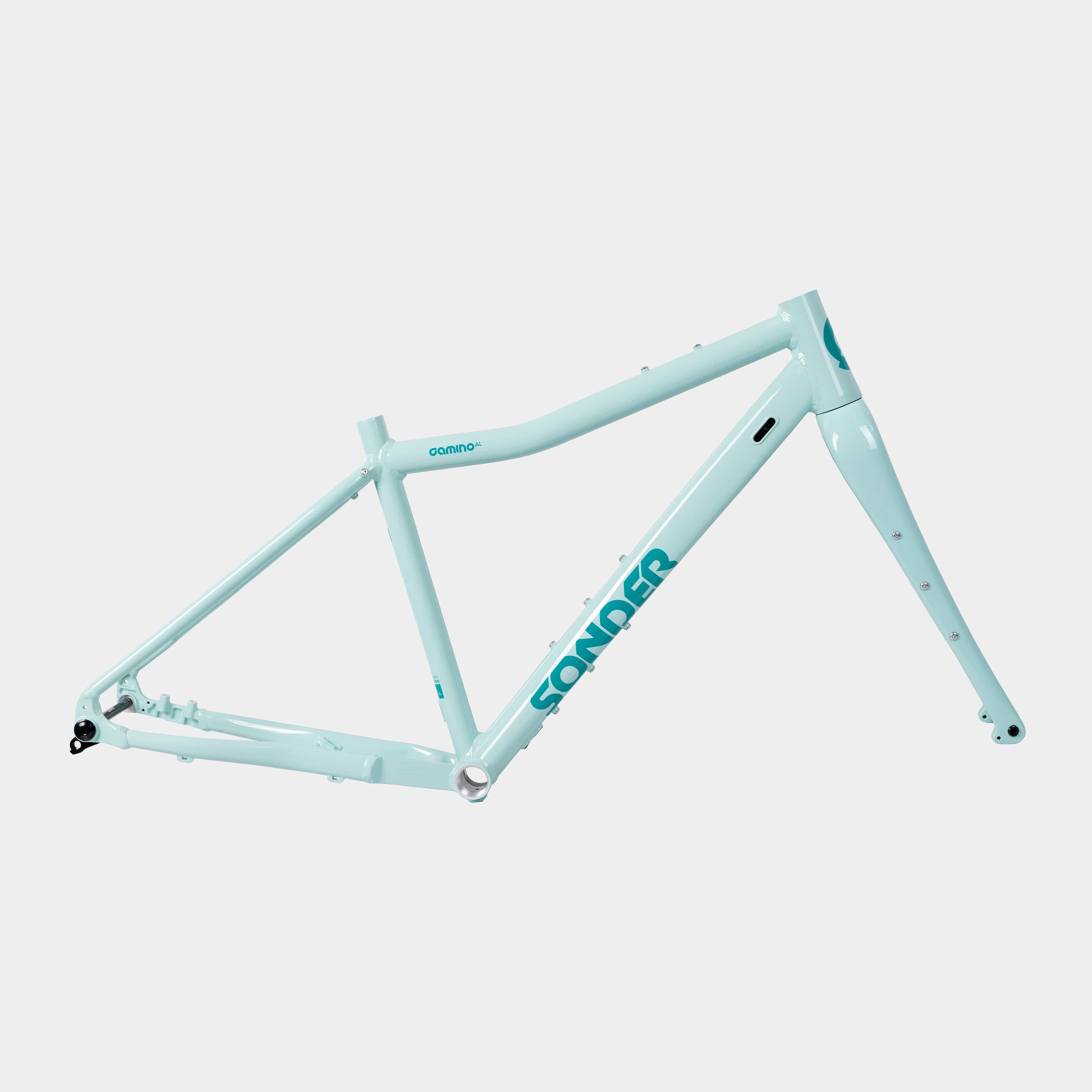 値下げ‼️ WEEDEND BIKE フレーム　アルミ 7変速　赤　700c‼️ 楽天市場】クロスバイク 完成品 自転車 完成車 27インチ 700c シマノ製
