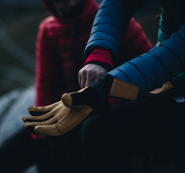 Waterproof and insulated gloves for outdoor sports