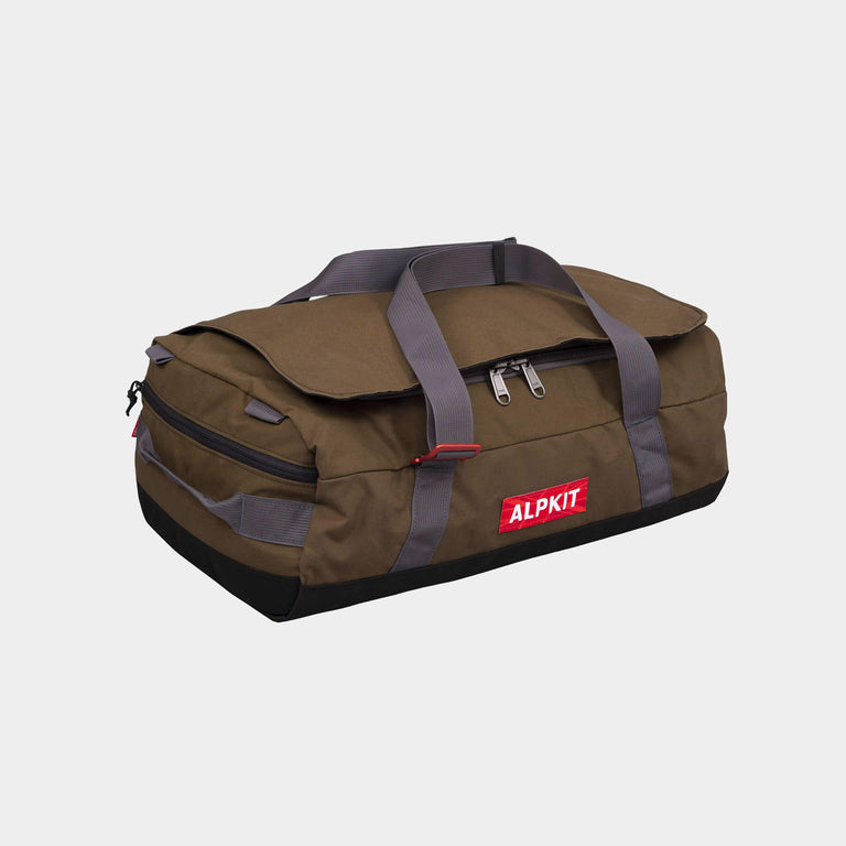 idaho 30 waxed cotton duffle bag in kelp - closed