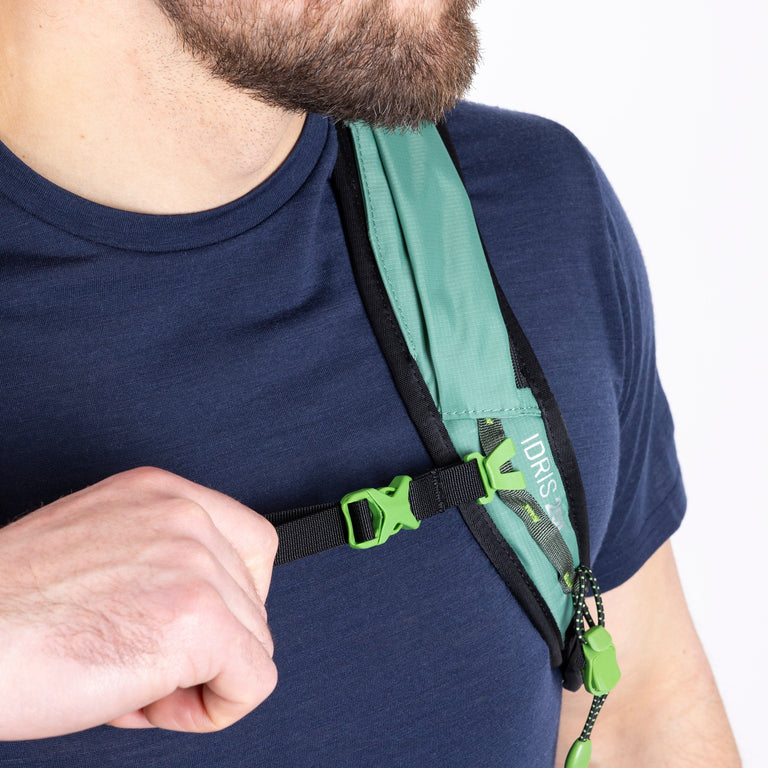 Idris 25L backpack sternum strap