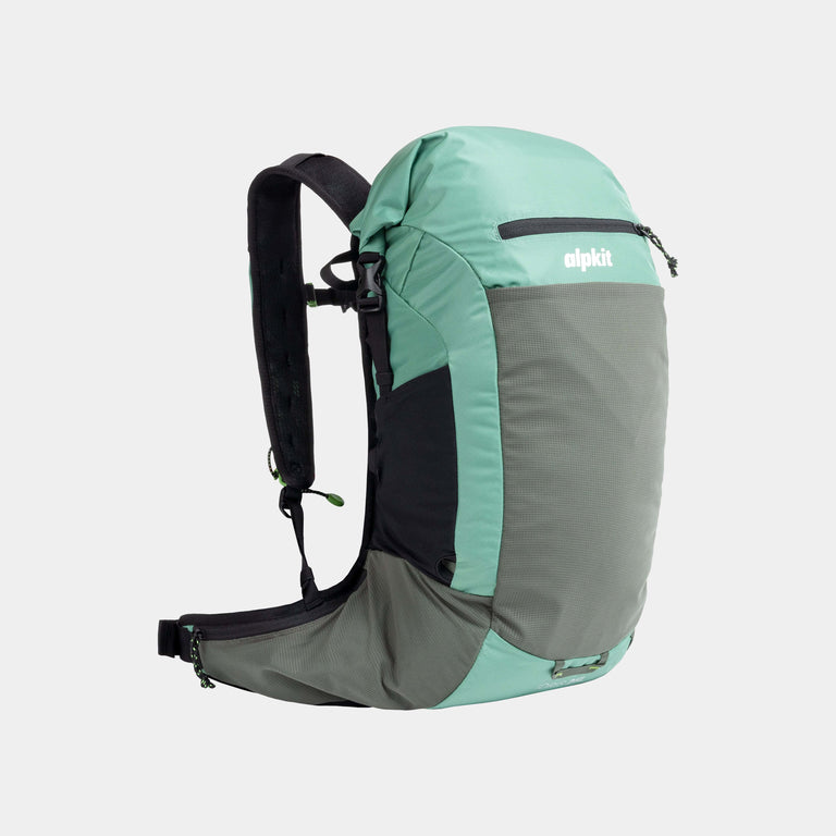 Idris 25L backpack In Spruce 3/4 view