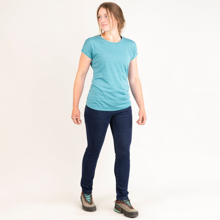 alpkit womens jeanie jeans in dark wash outfit