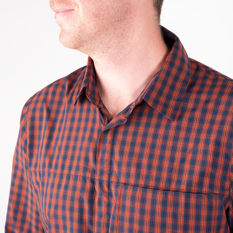 alpkit mens kanza shirt for gravel riding in brick red collar