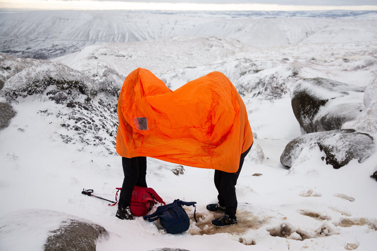 Alpkit kapar 8 mountain shelter - action - closed