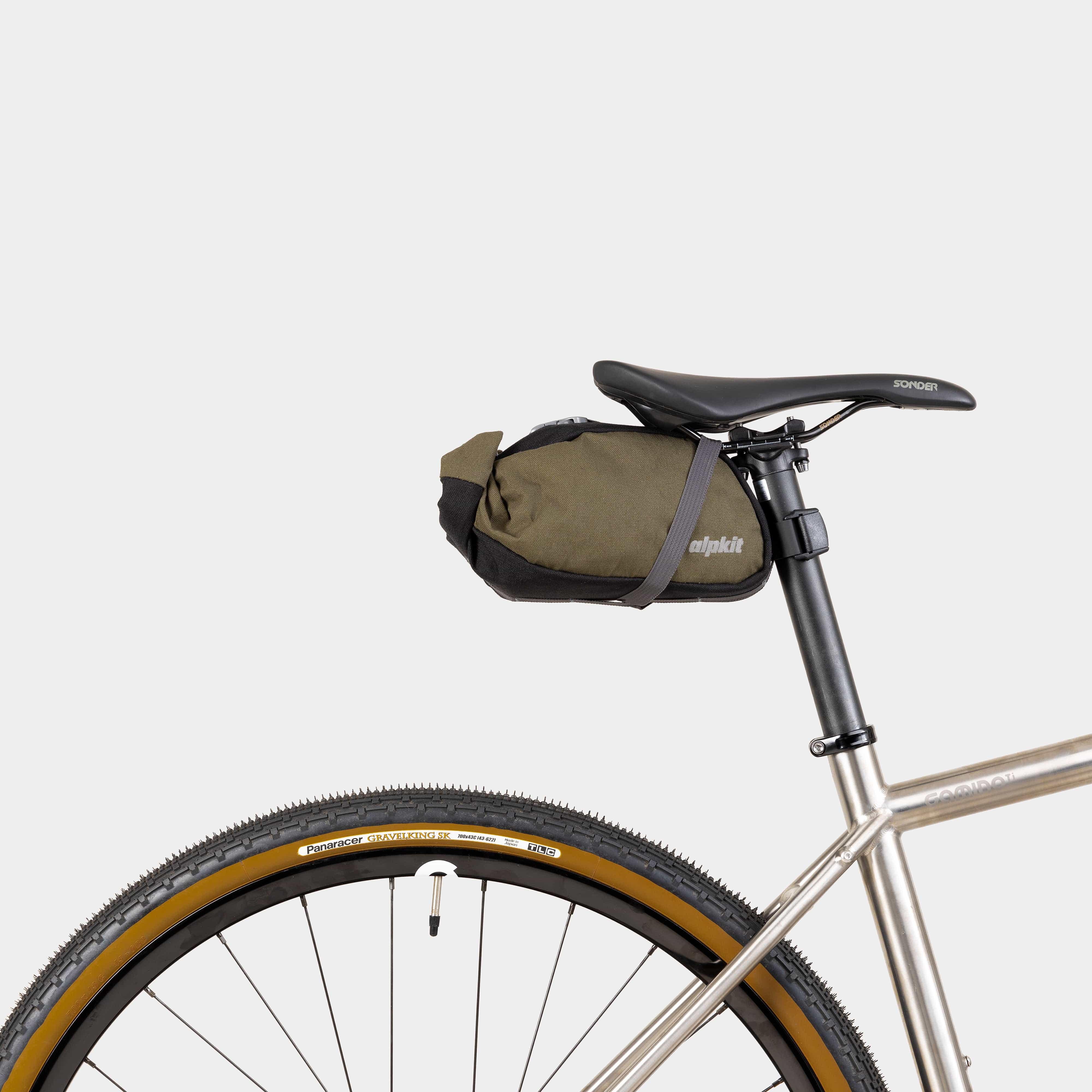 Brooks Saddle BROOKS Scape Saddle Roll Bag Mud Green Sports Bag