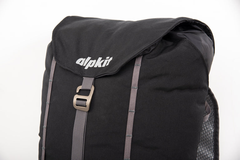 alpkit traverse backpack buckle