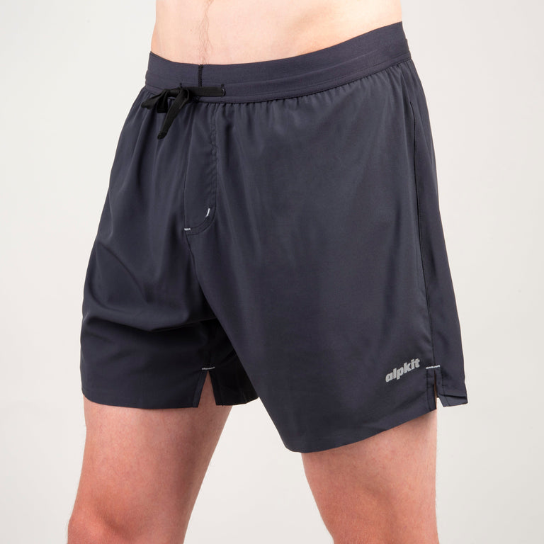 alpkit vayper 6 ultralight 5in running shorts in black front