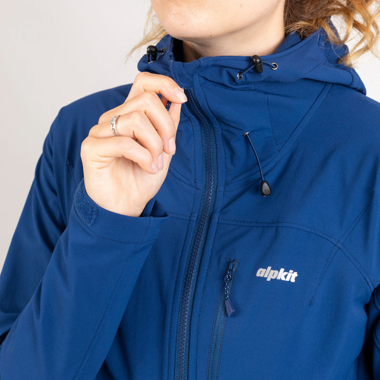 alpkit womens resolute softshell jacket in memo blue zip - closed